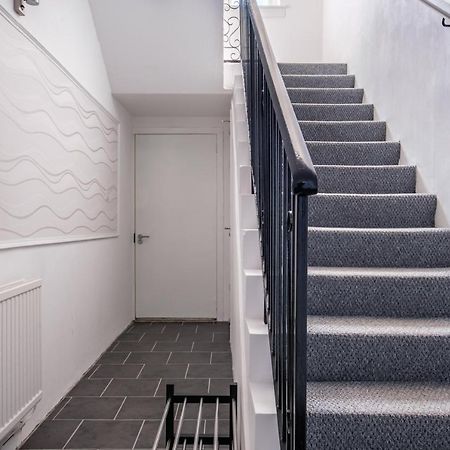 The Douglas - Spacious 2 Bed Apartment In Uddingston Exterior foto