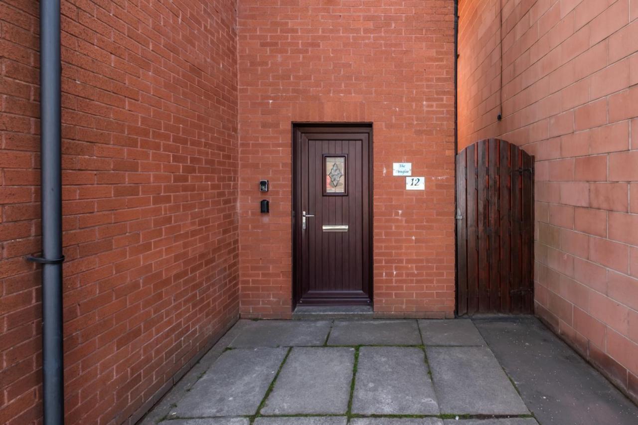 The Douglas - Spacious 2 Bed Apartment In Uddingston Exterior foto