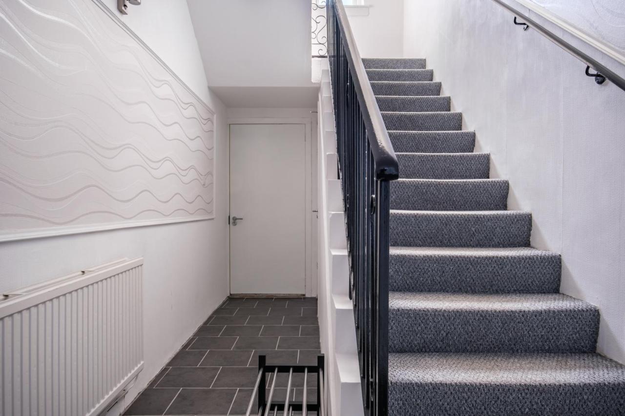The Douglas - Spacious 2 Bed Apartment In Uddingston Exterior foto