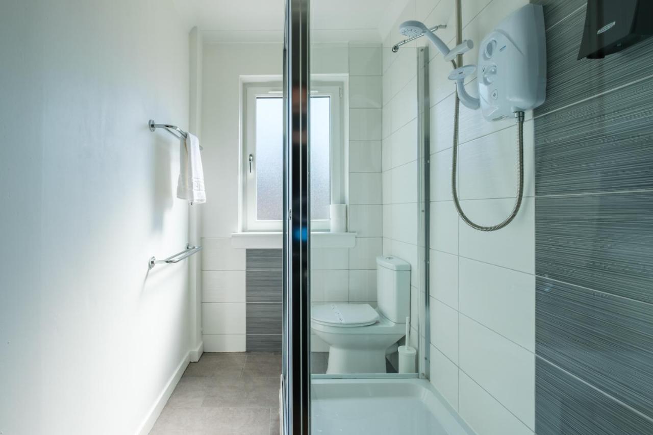 The Douglas - Spacious 2 Bed Apartment In Uddingston Exterior foto