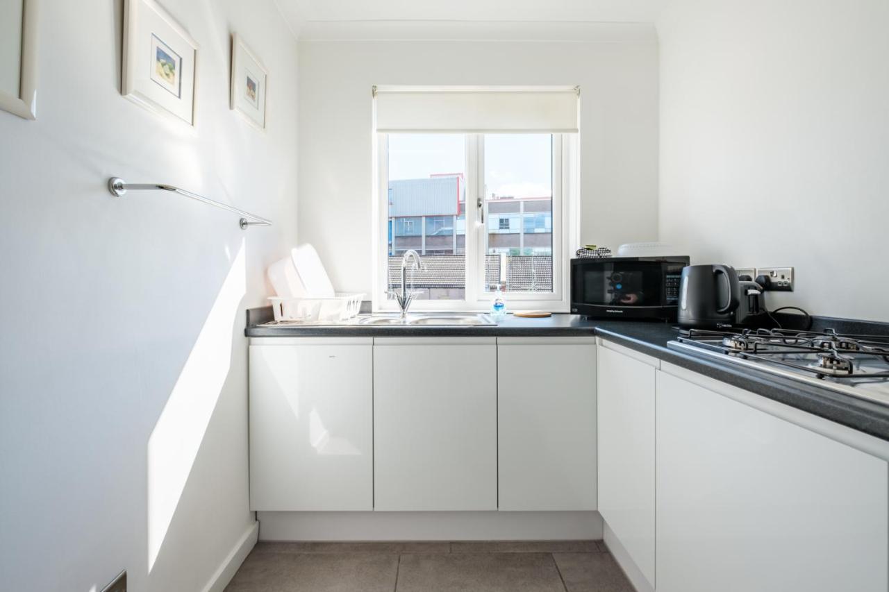 The Douglas - Spacious 2 Bed Apartment In Uddingston Exterior foto