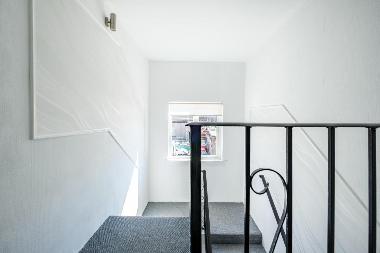 The Douglas - Spacious 2 Bed Apartment In Uddingston Exterior foto